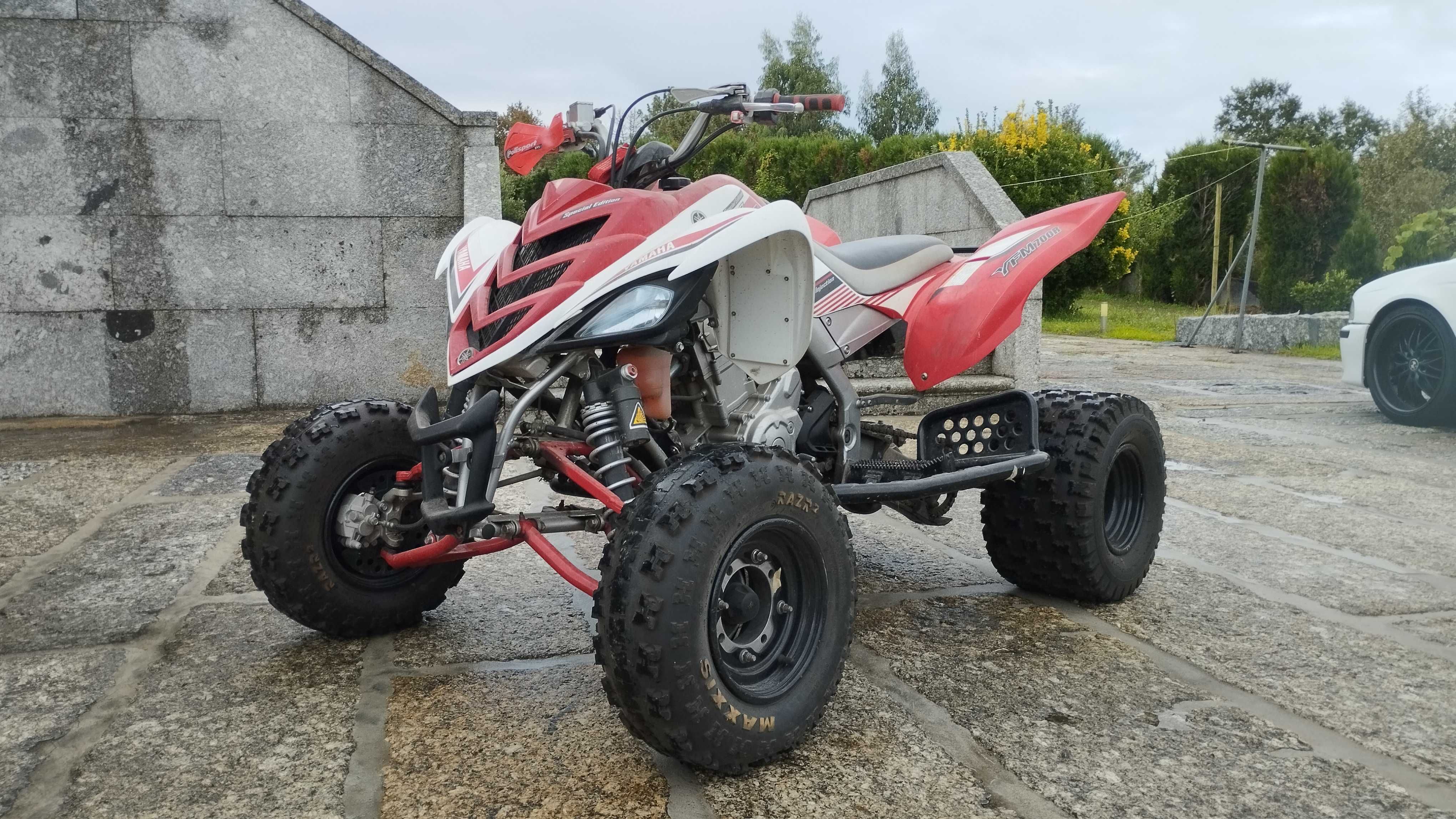 Yamaha YFM 700r com atrelado