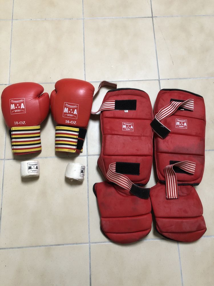 Luvas de Boxe e Caneleiras