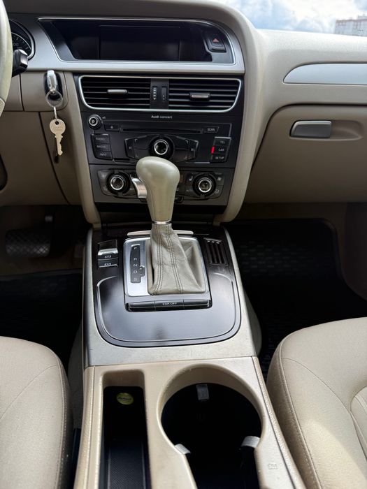 Audi a4 у кузові b8