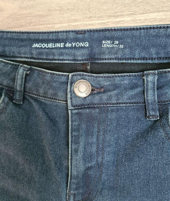 Jacqueline de Young 28 jegginsy