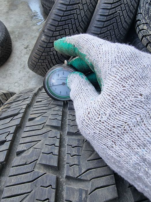 Opony 2 szt. 215/65/16C 2023 r. Continental VanContact 4Season 7,8 mm