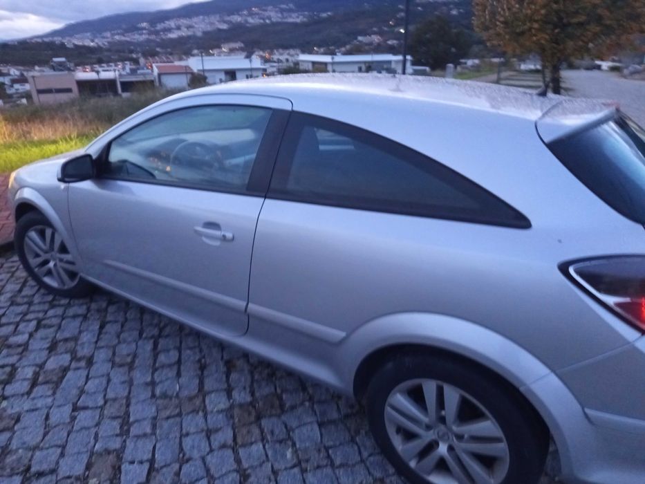 Opel Astra GTC 1.7
