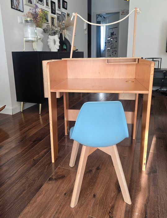 Biurko z krzesełkiem - polski design, rośnie razem z dzieckiem