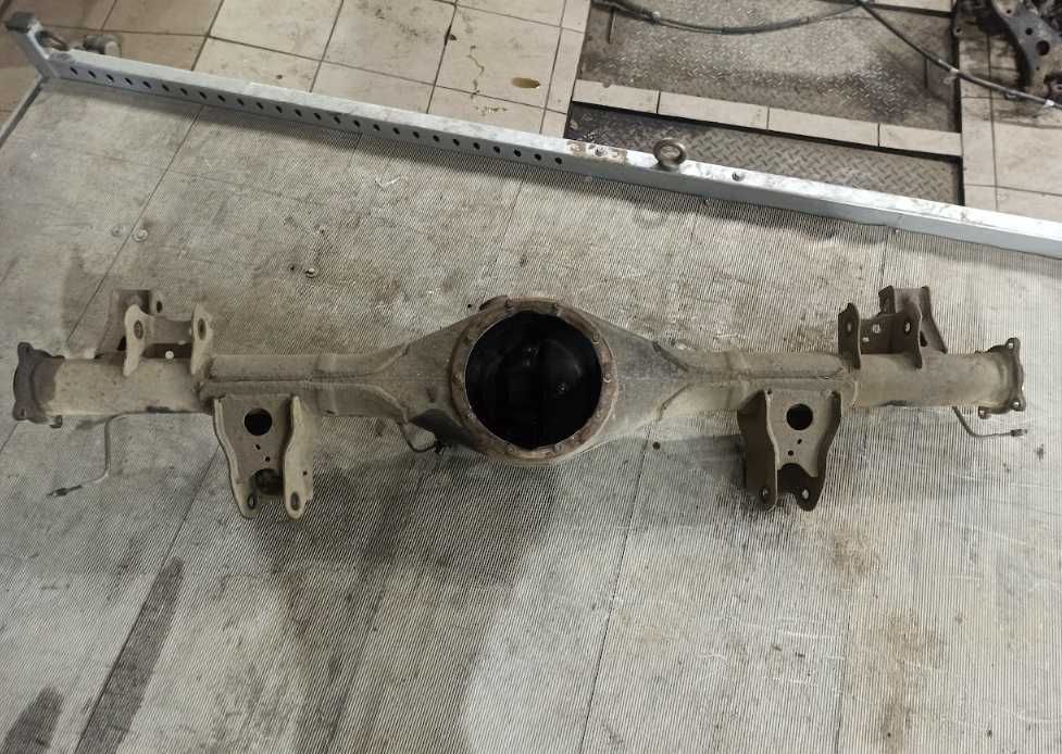 Мост задний чулок Toyota Fortuner 421100K160. Разборка Toyota Fortuner