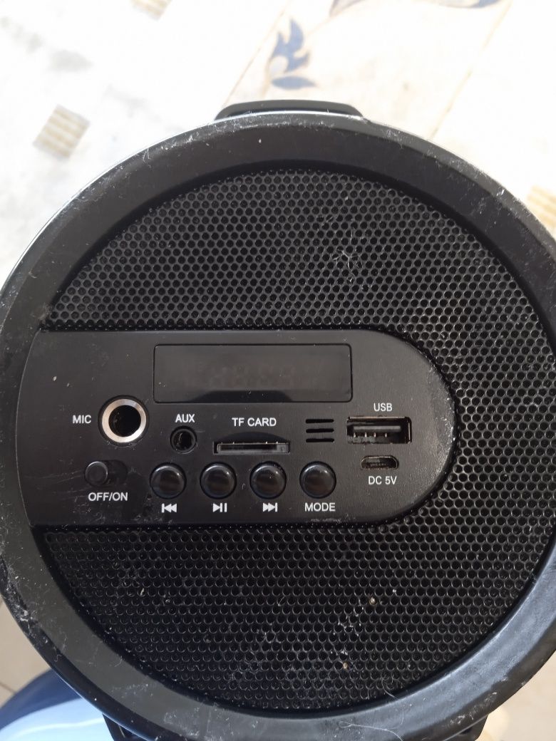 Coluna bluetooth usada com bom som