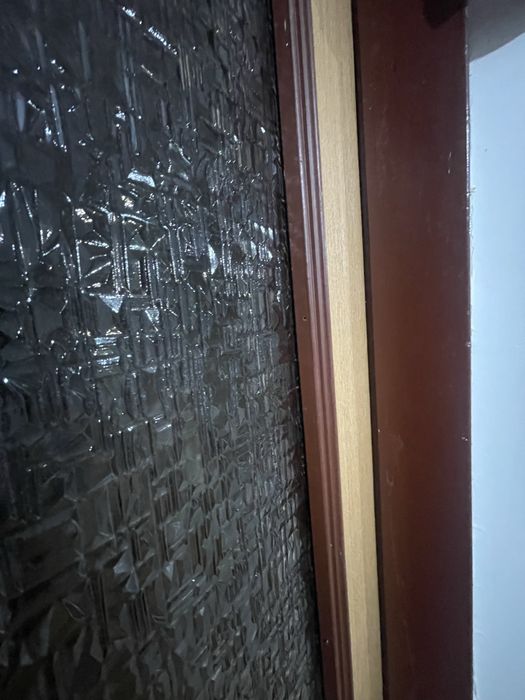 Міжкімнатні двері 8 штук + 2 вхідних дверей