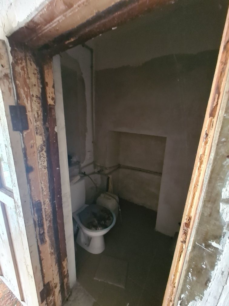 ПРОДАМ КВАРТИРУ от ХОЗЯИНА ул. Соборная площадь (дворовая,под ремонт)