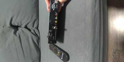 Тюнер Viasat з пультом.