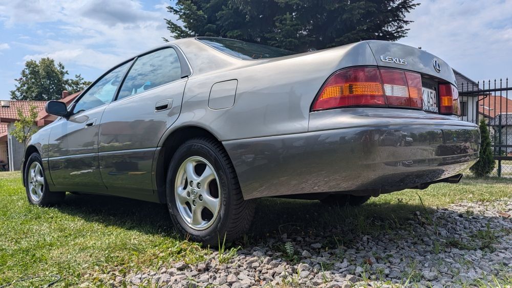 Lexus ES 300 3.0 V6