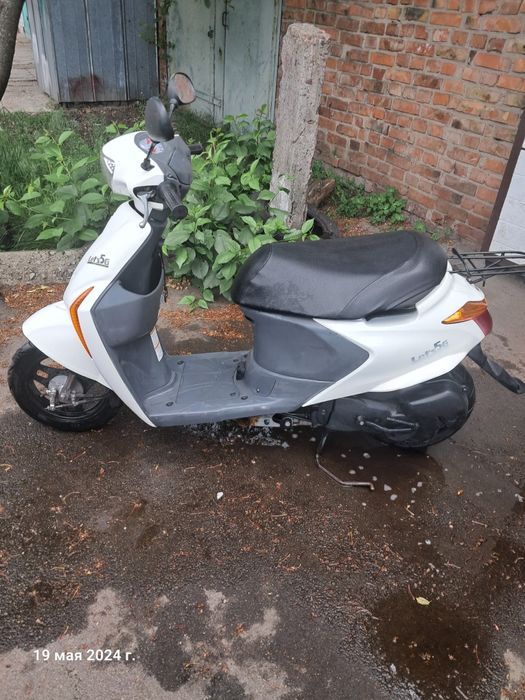 Продам скутер  Suzuki Lets 5g инжектор