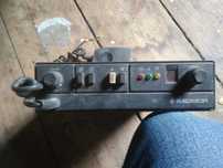 Sprawny radiotelefon używany kiedyś w taxi.