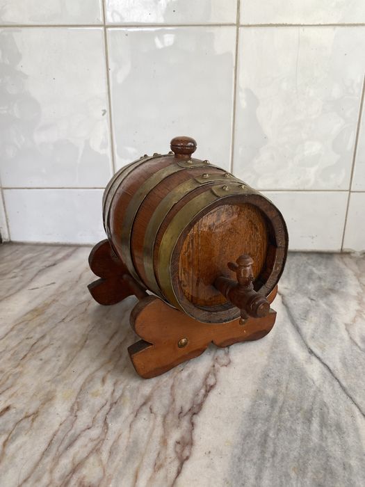 Barril antigo de decoração
