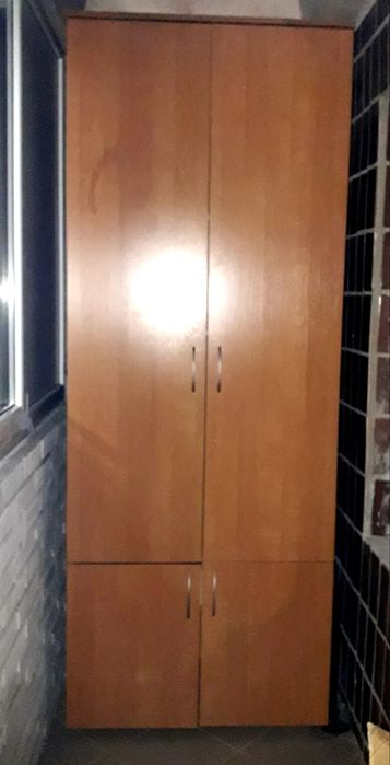 шафа пряма стіл туалетний столик і дзеркало трюмо