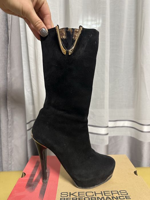 Продам замшевые полусапожки