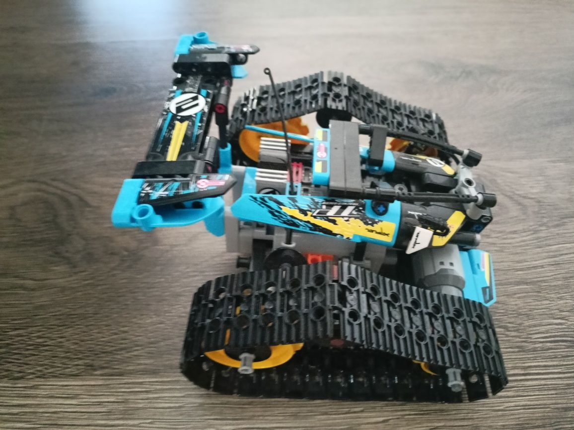 Lego Technic 42095 wyścigówka zdalnie sterowana