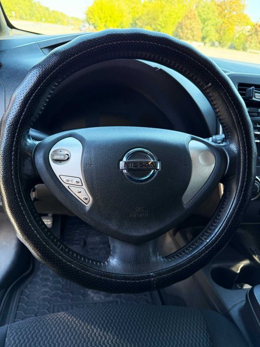 Продам Нисан Лиаф , Nissan Leaf , 2013 год