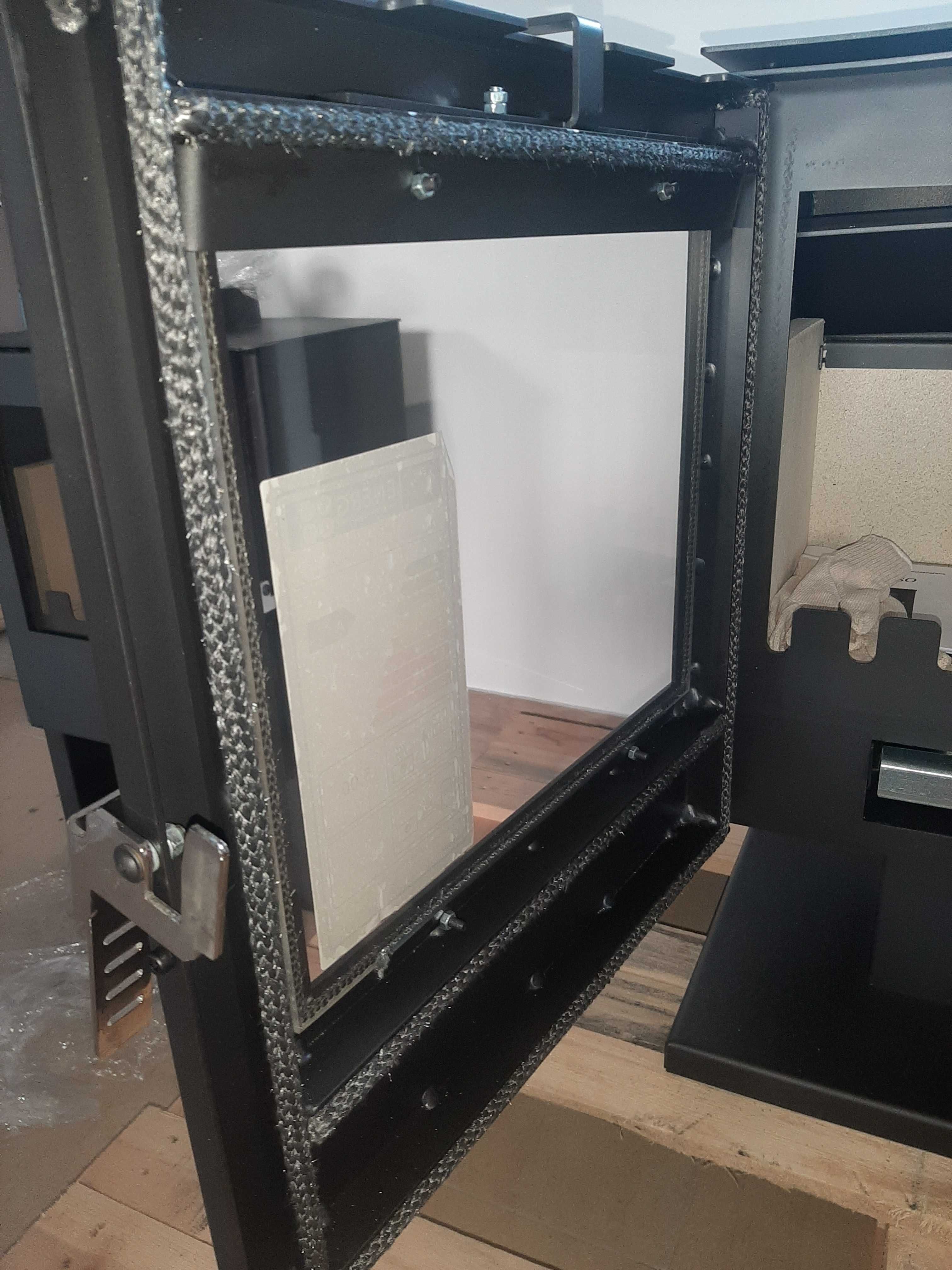 Piec Kominek wolnostojący VERSO RHEIA P 79 x 51 x 42 cm 5kw. A+