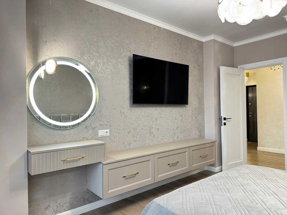 Функціональна трикімнатна з видом на річку