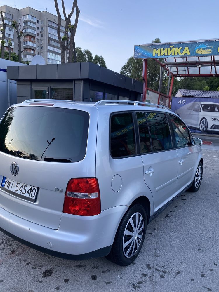 Volkswagen Touran 2003 р 2,0 tdi