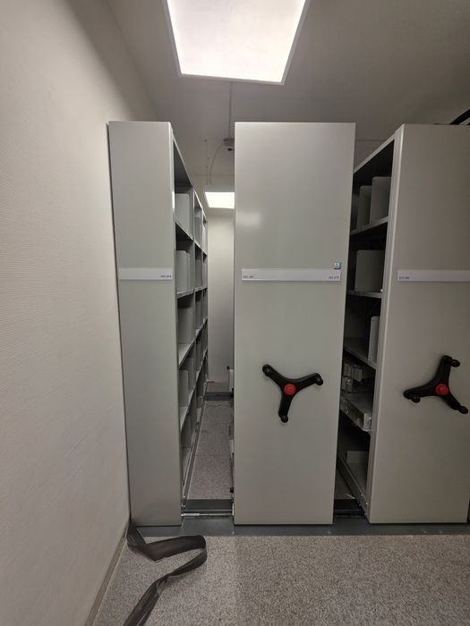 Regał jezdny do archiwum