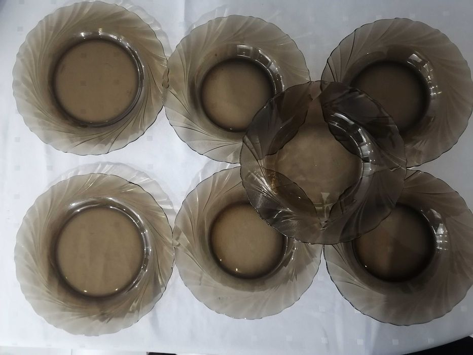 7 talerzy Duralex brązowe