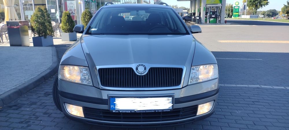 Octavia2  1,6 MPI Nowy GAZ przegląd za rok clima podgrz fotele tył prz