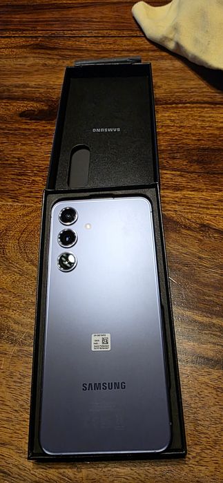 Samsung galaxy S24 fioletowy , stan idealny