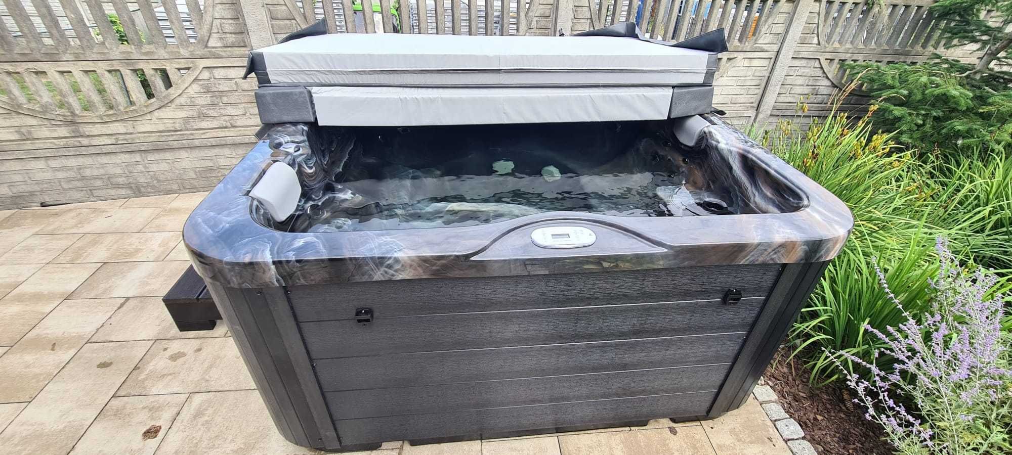 Wanna Jacuzzi Viskan TROLLO – Luksusowy hydromasaż dla 6 osób, 26 dysz