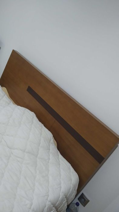 Cama de casal bom estado