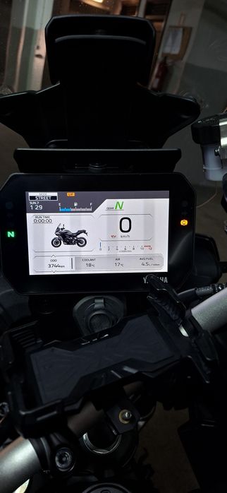 Tracer 9 04/2025 sò 3800kms com top case Yamanha