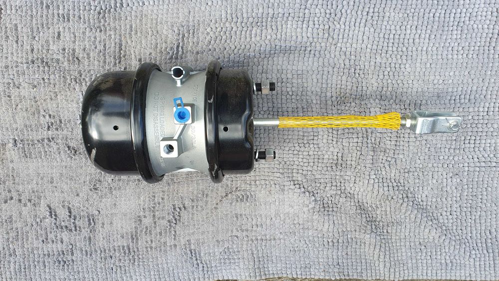 Cylinder hamulcowy z podwójną membraną