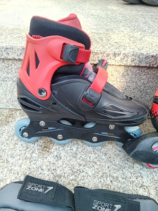 Vendo patins em linha, joelheiras e cotoveleiras.