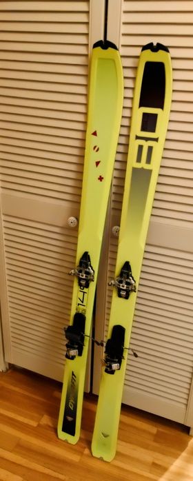 Narty skiturowe Dynafit 149 cm + wiązania pinowe + foki
