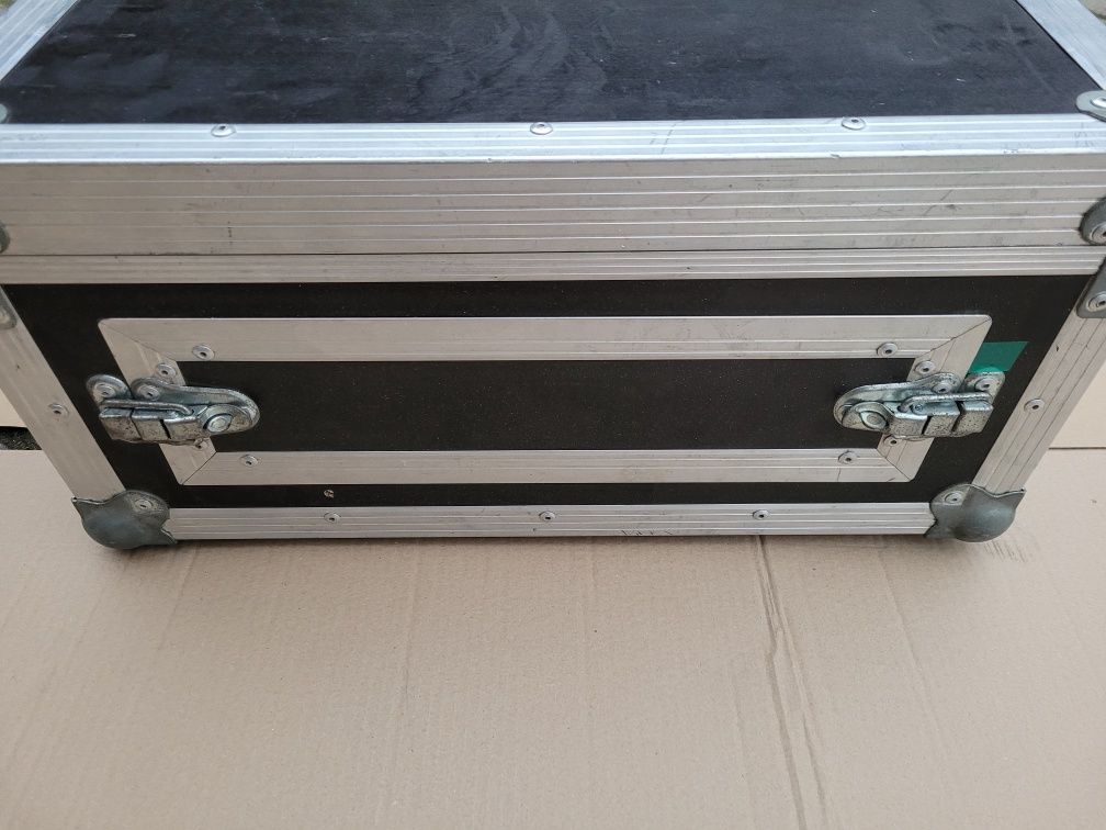 Piękny Case Rack 3u  plus mikser