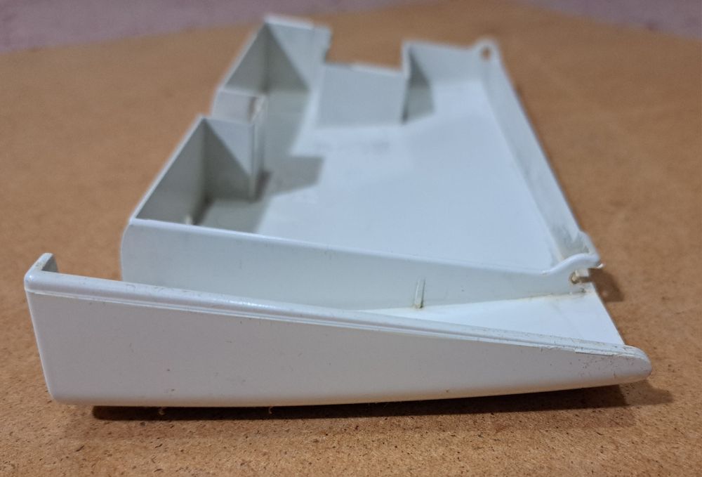 Крышка сливного отсека к стиральной машине BOSCH MAXX6