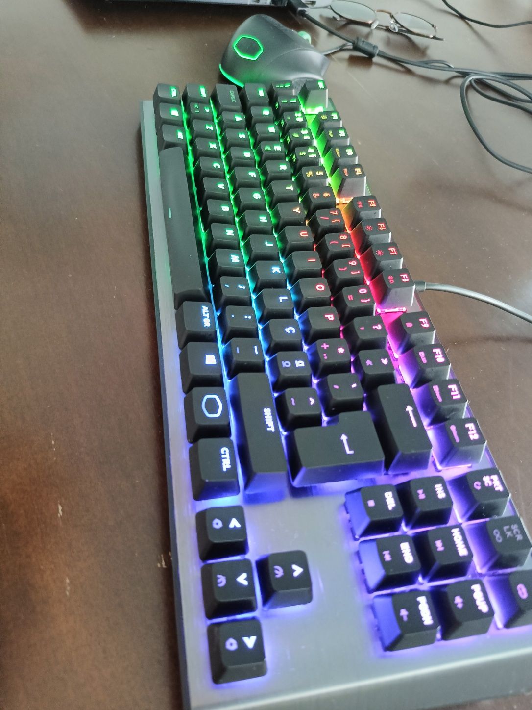 Teclado cooler master mecânico (red switch PT)