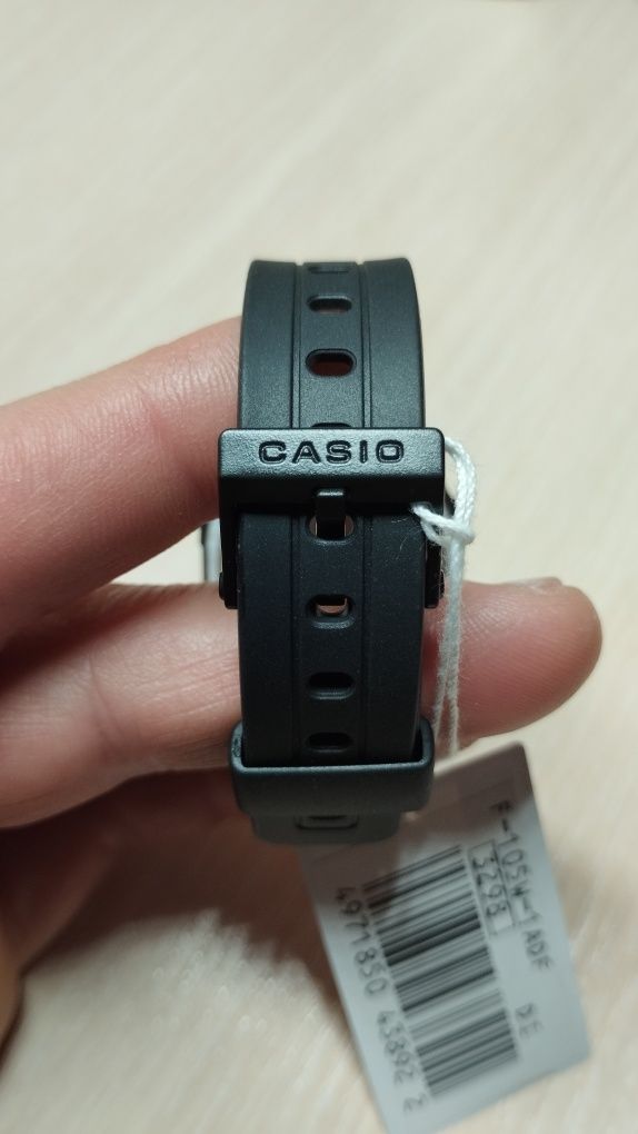 Casio F-105W-1AWYEF