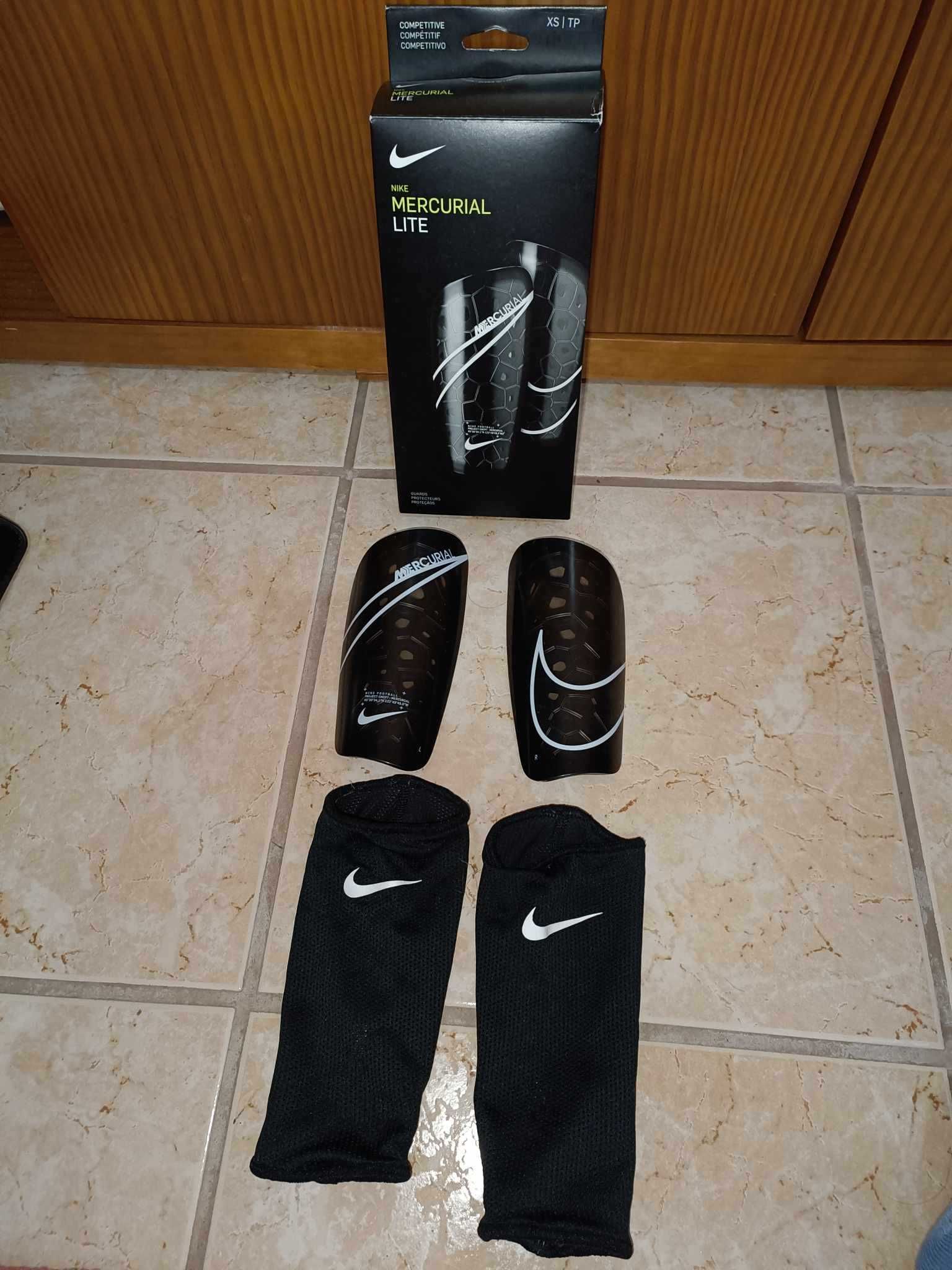 Caneleiras futebol Nike / Kipsta