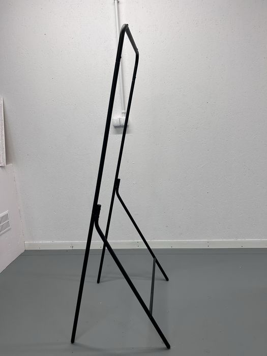 Stojak na ubrania Jysk wieszak stojacy MOLTRUP czarny