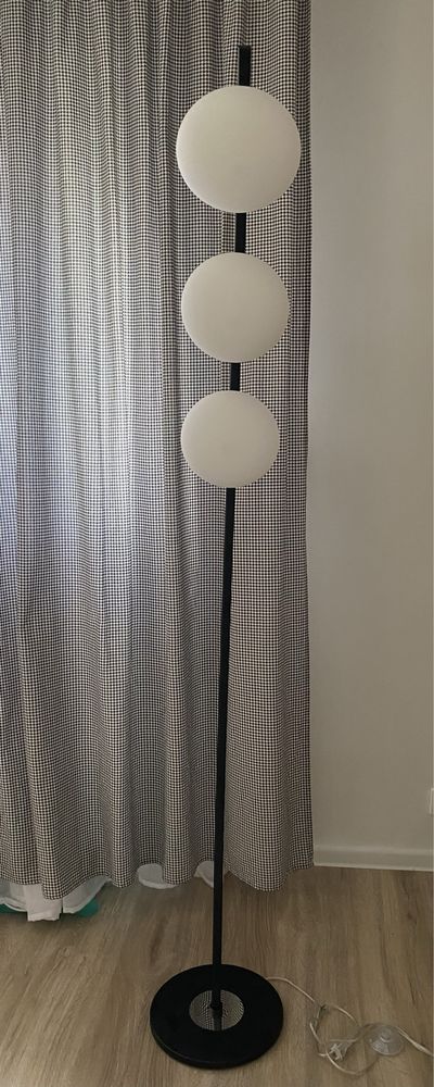 Lampa stojąca podlogowa trzy kule lampa z kulami