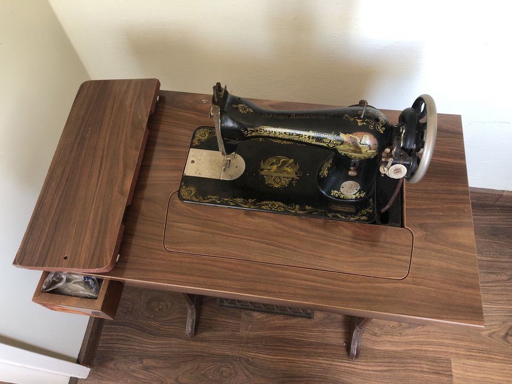 Máquina de Costura Singer