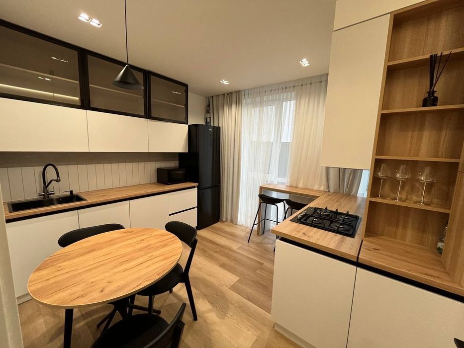 Здається 2кімн. Новобудова з терасою та паркінгом  паркова зона