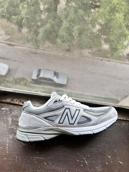 Чоловічі кросівки New Balance 990v4 Grey