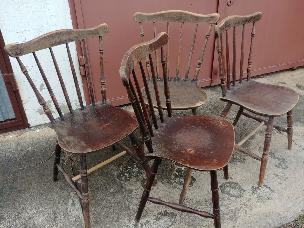 Stylowe krzesła do renowacji bardzo ładne