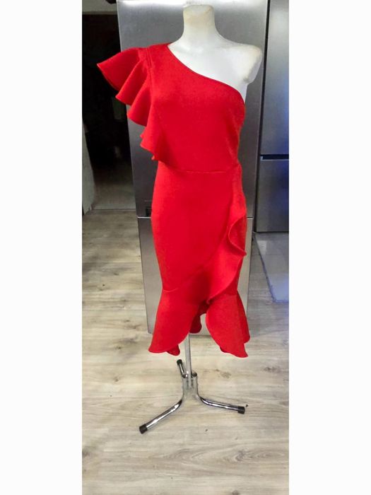 Cudna soczyście czerwona suknia z ciekawymi falbanami. R. 38