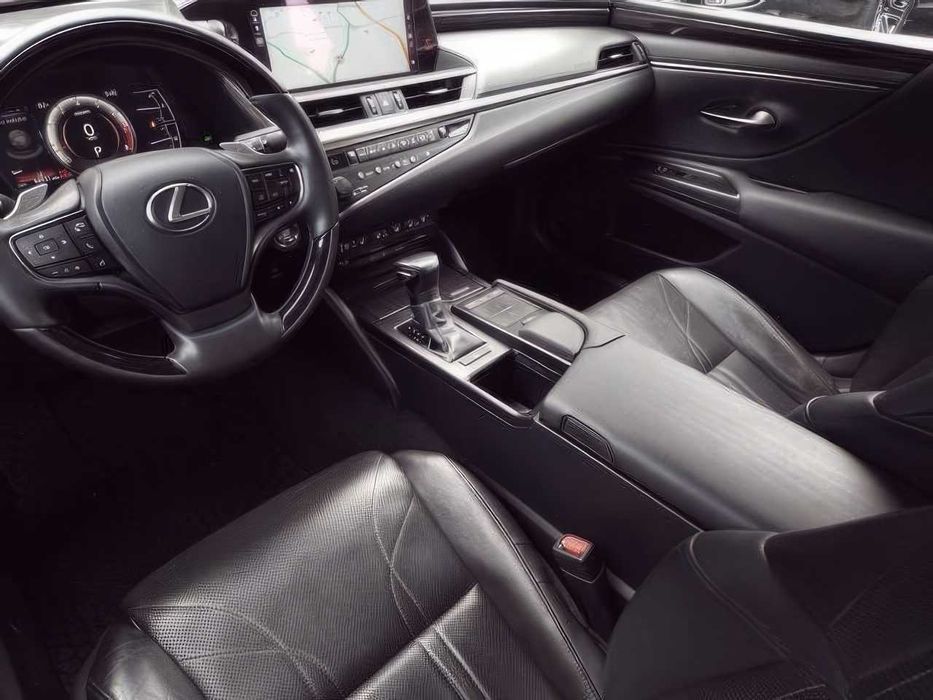 Lexus ES 350      2019