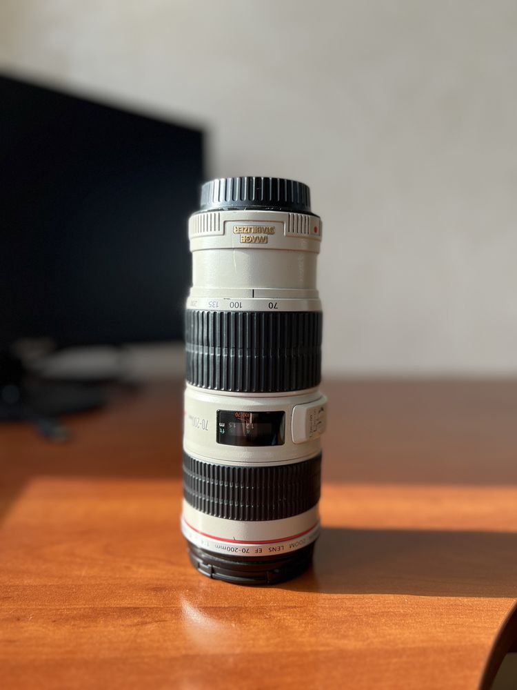Canon zoom lens EF 70-200mm 1:4 L IS USM