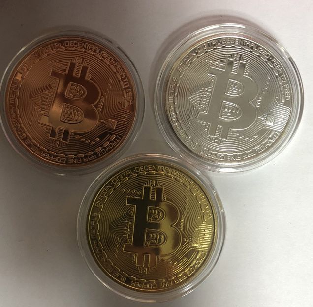 Монета Bitcoin (Биткоин) в чехле біткоін ETH, MONERO,Zcash, лайткоин