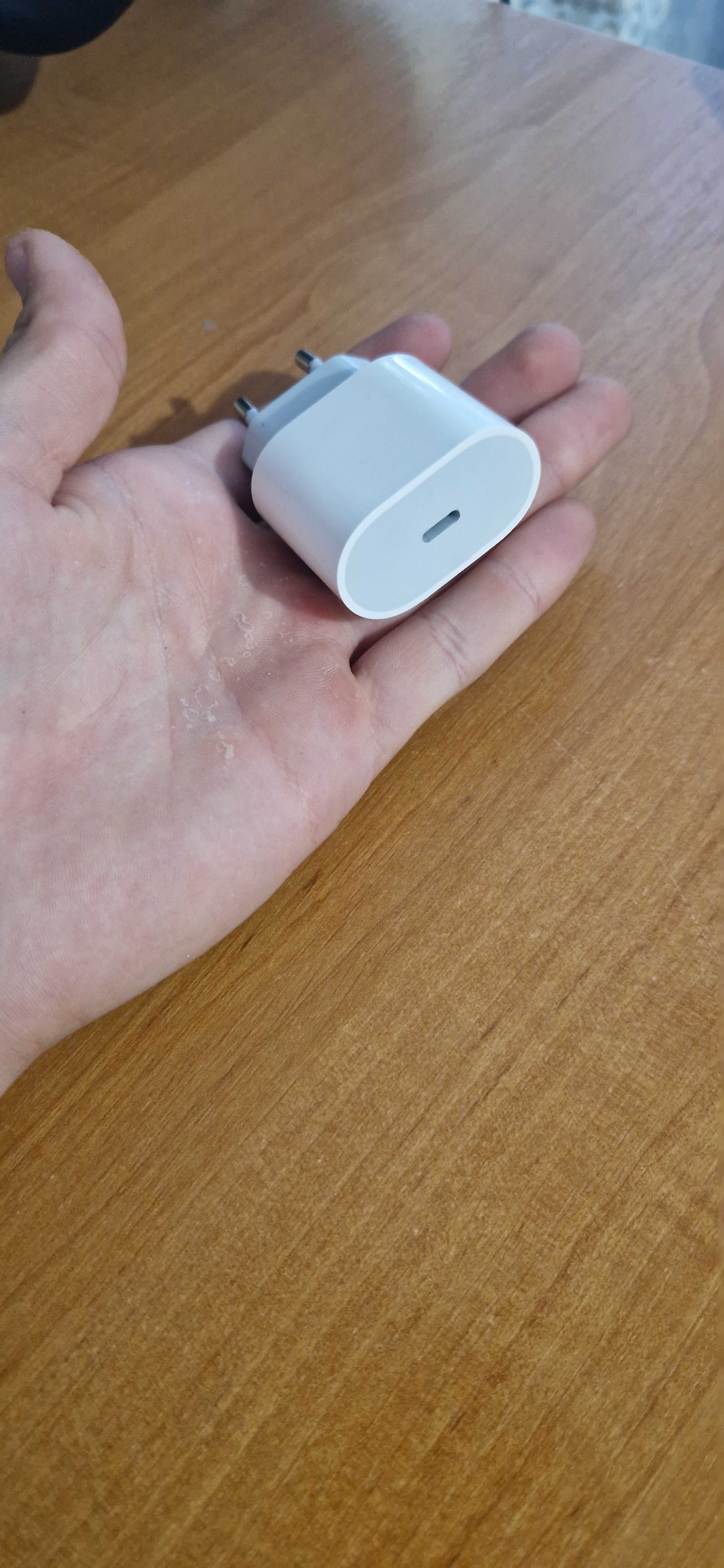 Зарядний пристрій Apple 20W USB-C Power Adapter White