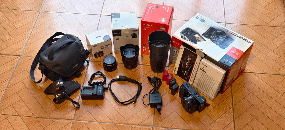 Camera DSLR Sony Alpha 6000 + SELP1650 + SEL90M28G + SEL1018 + MK-35mm